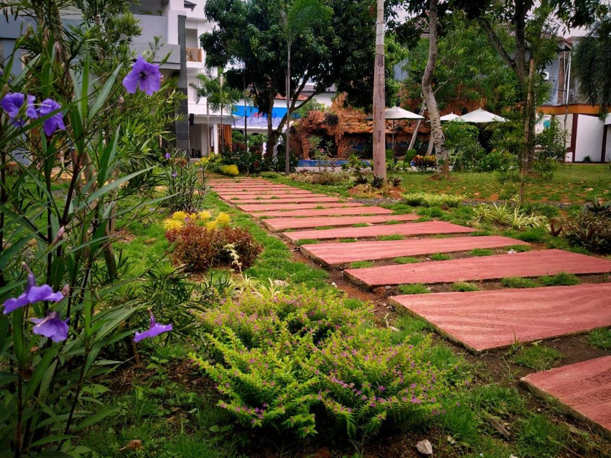 Long Beach Hotel Pangandaran Ngoại thất bức ảnh