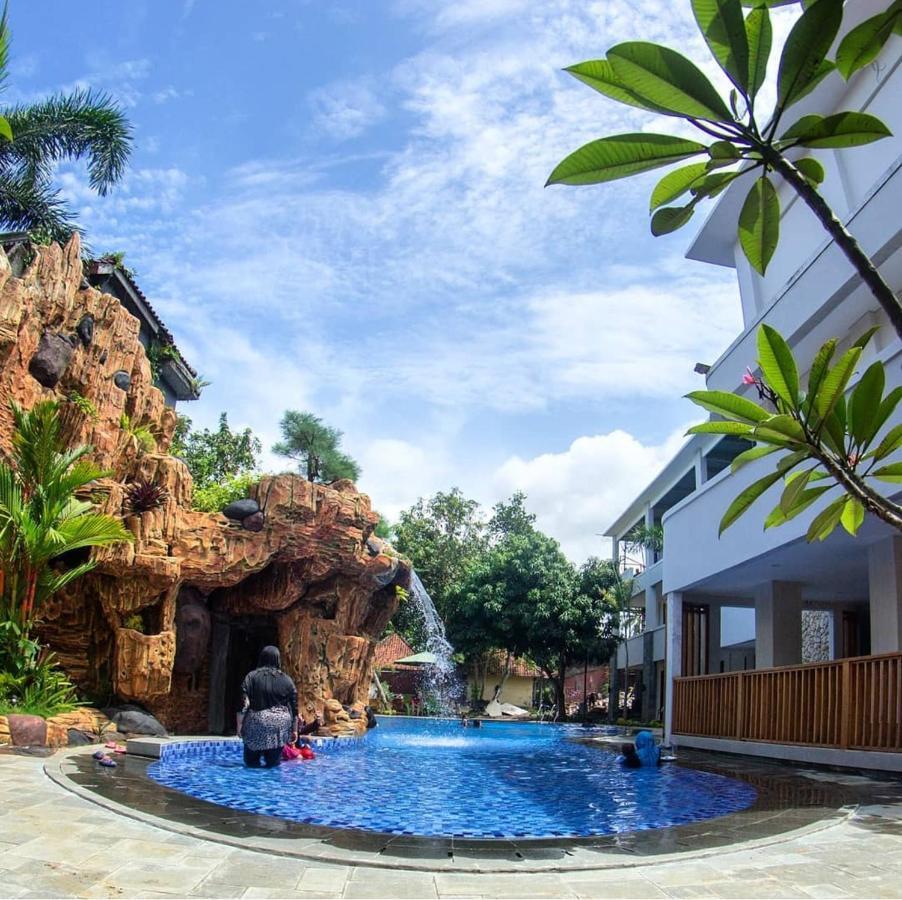 Long Beach Hotel Pangandaran Ngoại thất bức ảnh
